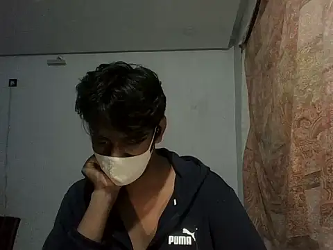 Snapshot of brownguy1234 chatting on 01/25/25, 07:39 brownguy1234 online show from 01/25/25, 07:39