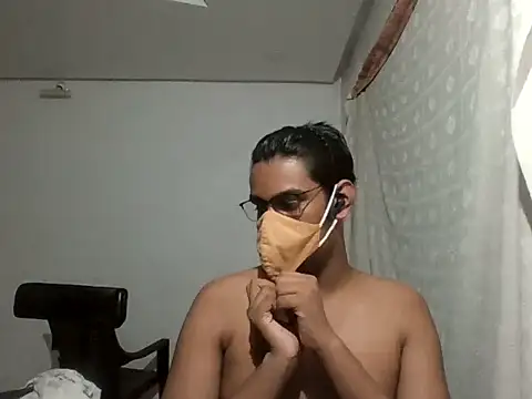 Snapshot of brownguy1234 chatting on 02/04/25, 01:48 brownguy1234 online show from 02/04/25, 01:48