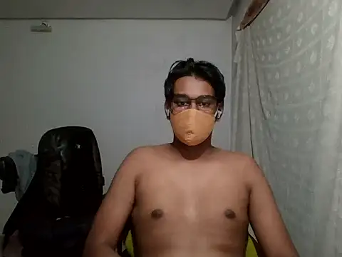 Snapshot of brownguy1234 chatting on 02/06/25, 04:03 brownguy1234 online show from 02/06/25, 04:03