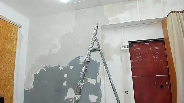 Snapshot of YourSuperModel chatting on 01/01/25, 01:37 YourSuperModel online show from 01/01/25, 01:37