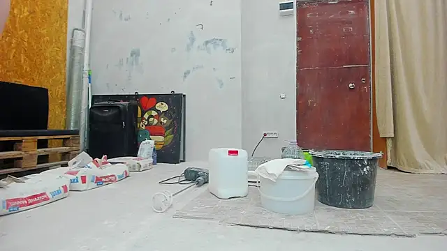 Snapshot of YourSuperModel chatting on 01/31/25, 12:40 YourSuperModel online show from 01/31/25, 12:40