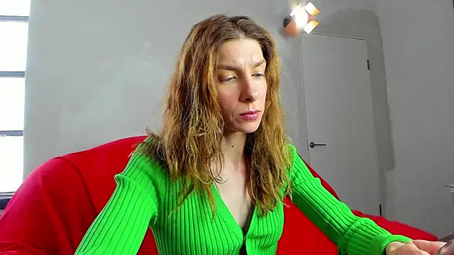 Snapshot of YourSuperModel chatting on 02/05/25, 10:08 YourSuperModel online show from 02/05/25, 10:08