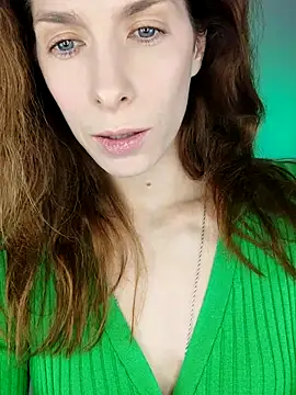 Snapshot of YourSuperModel chatting on 12/17/25, 02:34 YourSuperModel online show from 12/17/25, 02:34