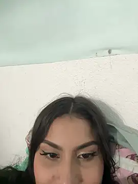 ValenSuarez25 online show from 06/23/26, 11:14