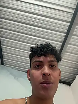 ValenSuarez25 online show from 06/30/26, 12:55