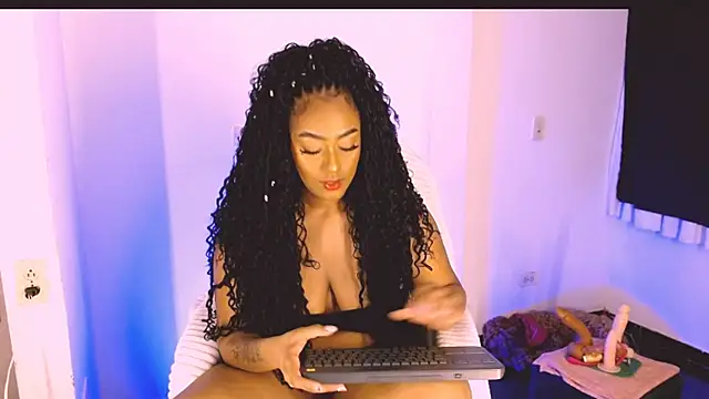 Emily Williams12 online show from 09/21/25, 02:13