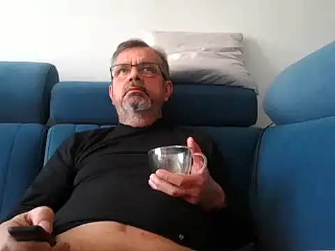 axecoman60 online show from 02/16/25, 11:27