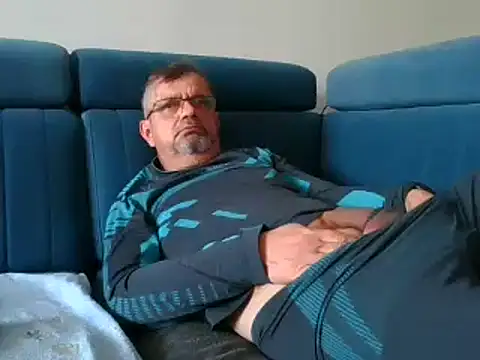 axecoman60 online show from 02/22/25, 01:46