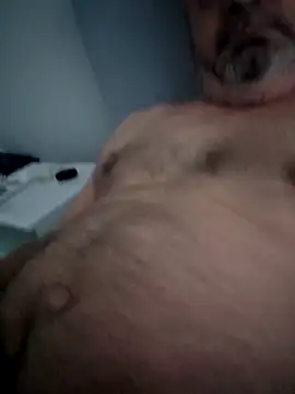 Snapshot of axecoman60 chatting on 12/21/25, 07:48 axecoman60 online show from 12/21/25, 07:48