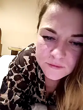 LunikaLunaX online show from 02/25/25, 06:42