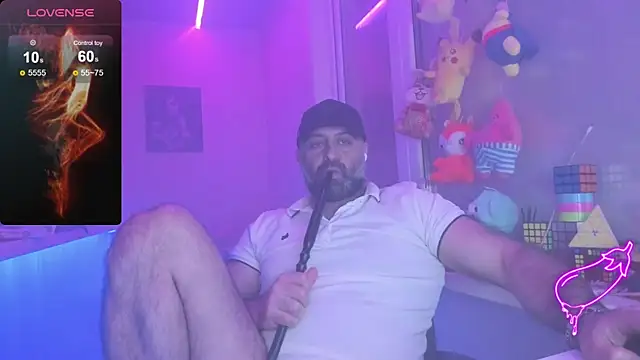 Snapshot of MAGABEAR077 chatting on 03/18/25, 04:37 MAGABEAR077 online show from 03/18/25, 04:37