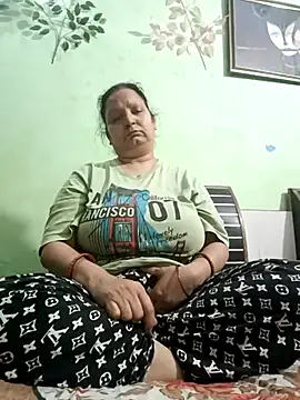 Kavya kapoor online show from 02/27/25, 04:32