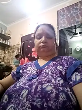 Snapshot of Kavya_kapoor chatting on 04/22/26, 04:59 Kavya kapoor online show from 04/22/26, 04:59