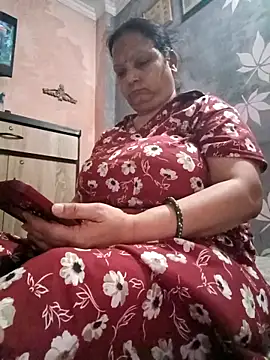 Snapshot of Kavya_kapoor chatting on 04/22/26, 06:20 Kavya kapoor online show from 04/22/26, 06:20