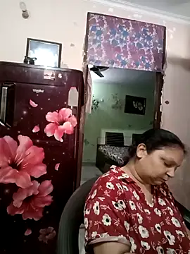 Snapshot of Kavya_kapoor chatting on 05/03/26, 05:02 Kavya kapoor online show from 05/03/26, 05:02