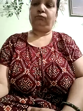Snapshot of Kavya_kapoor chatting on 05/09/26, 04:56 Kavya kapoor online show from 05/09/26, 04:56