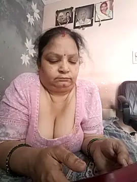 Snapshot of Kavya_kapoor chatting on 05/15/26, 08:54 Kavya kapoor online show from 05/15/26, 08:54