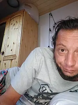 Snapshot of obiwan61 chatting on 03/03/26, 07:14 obiwan61 online show from 03/03/26, 07:14