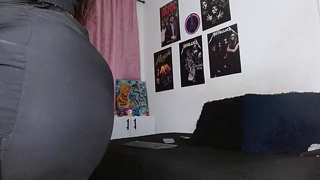 scarlett  morgan online show from 11/06/25, 01:45