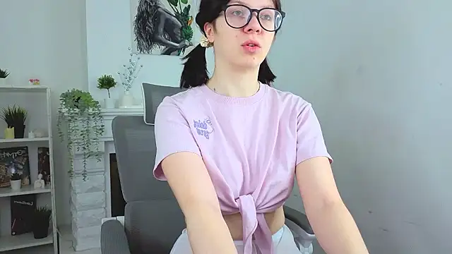 Baby Evalena online show from 02/10/26, 09:02