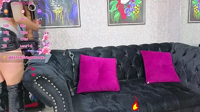 Snapshot of CamiilaMarti chatting on 10/13/25, 05:13 CamiilaMarti online show from 10/13/25, 05:13