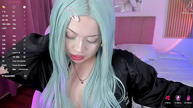 Snapshot of Kendall_Bunnyy chatting on 02/14/25, 06:29 Kendall Bunnyy online show from 02/14/25, 06:29