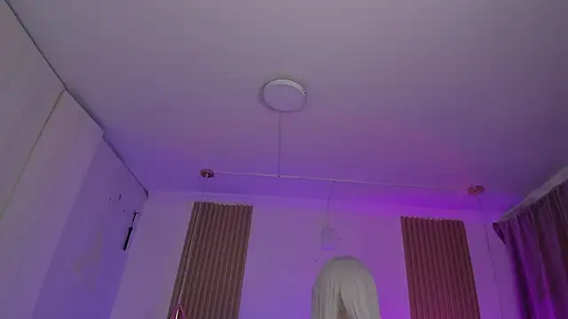 Kendall Bunnyy online show from 10/25/25, 08:36