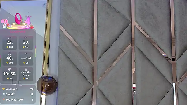 Snapshot of Lola_King chatting on 10/29/25, 01:08 Lola King online show from 10/29/25, 01:08