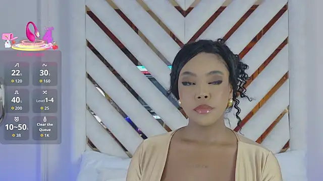 Lola King online show from 05/19/26, 03:46