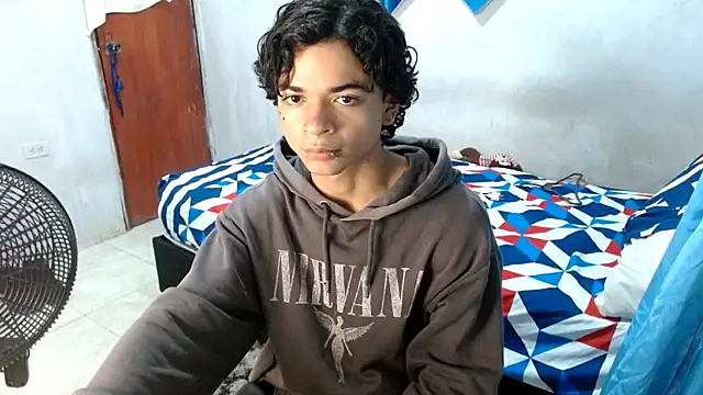 Snapshot of Lovebeng_ chatting on 12/02/25, 10:49 Lovebeng online show from 12/02/25, 10:49