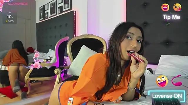 SaraDreamss online show from 01/07/25, 03:14