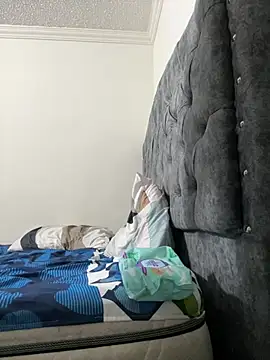 ZMalco2Hend8 online show from 04/21/26, 02:51