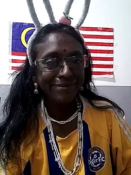 mamakarma1403 online show from 10/28/25, 04:31