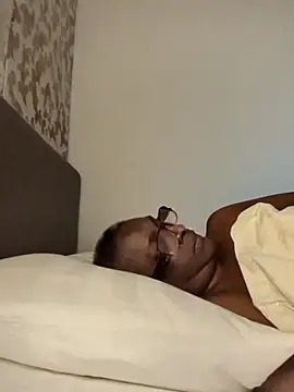 mamakarma1403 online show from 04/17/26, 02:25