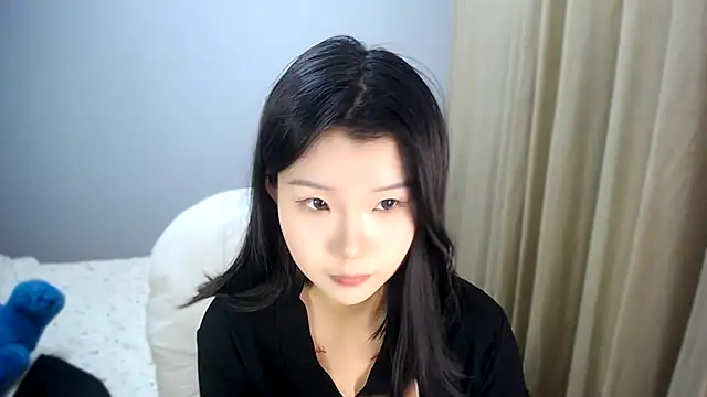 peggy-panda online show from 10/25/25, 08:33