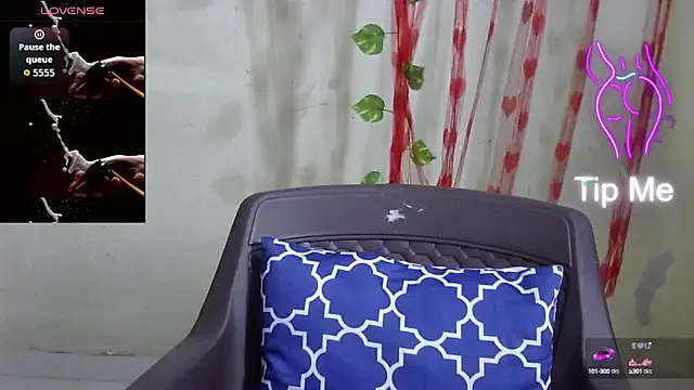 Snapshot of Preeti-Sexy chatting on 09/19/25, 05:09 Preeti-Sexy online show from 09/19/25, 05:09