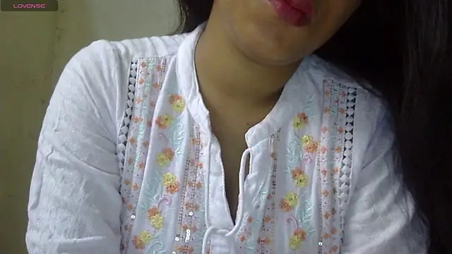 Snapshot of Preeti-Sexy chatting on 04/30/26, 05:03 Preeti-Sexy online show from 04/30/26, 05:03