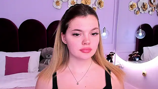 ZaraBloom online show from 01/28/25, 02:43