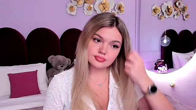 ZaraBloom online show from 10/06/25, 03:31