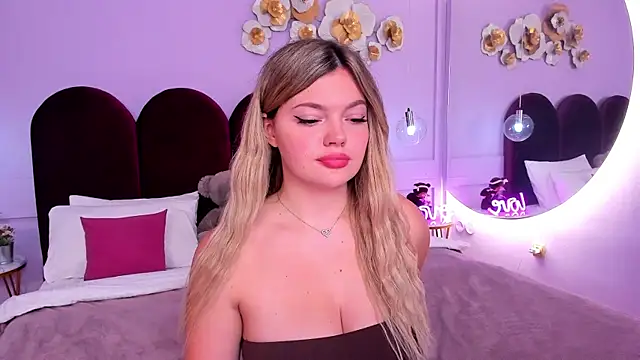 ZaraBloom online show from 10/15/25, 03:56