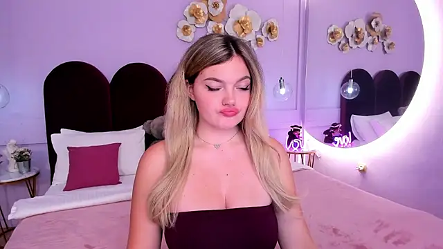 ZaraBloom online show from 10/20/25, 03:23