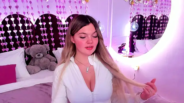 ZaraBloom online show from 02/15/26, 03:58