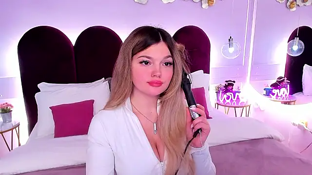 ZaraBloom online show from 03/09/26, 03:16