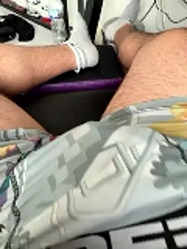 Snapshot of tiou72 chatting on 01/14/26, 01:39 tiou72 online show from 01/14/26, 01:39