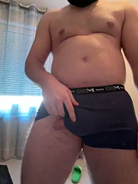 Snapshot of tiou72 chatting on 02/05/26, 02:33 tiou72 online show from 02/05/26, 02:33