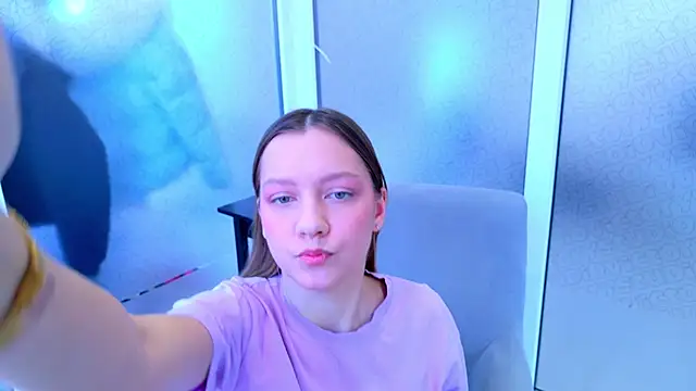 Snapshot of AliceBrayan chatting on 02/15/25, 05:30 AliceBrayan online show from 02/15/25, 05:30