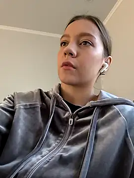 Snapshot of AliceBrayan chatting on 10/02/25, 05:03 AliceBrayan online show from 10/02/25, 05:03