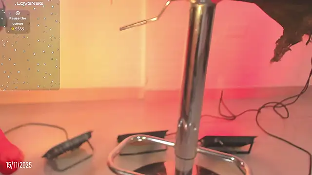 Sofia Burbano online show from 11/15/25, 08:38