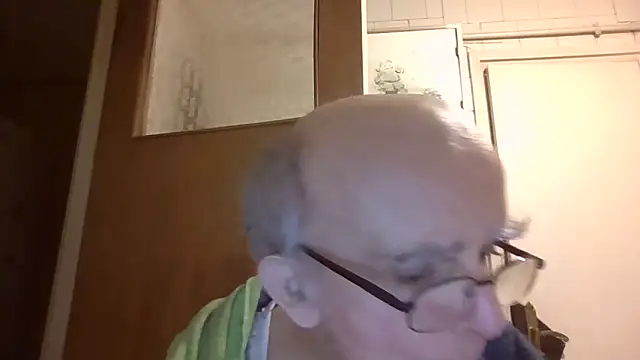 Snapshot of mariusica1@xh chatting on 04/18/26, 07:07 mariusica1xh online show from 04/18/26, 07:07