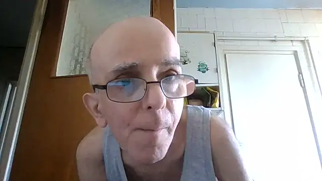 Snapshot of mariusica1@xh chatting on 06/17/26, 06:38 mariusica1xh online show from 06/17/26, 06:38